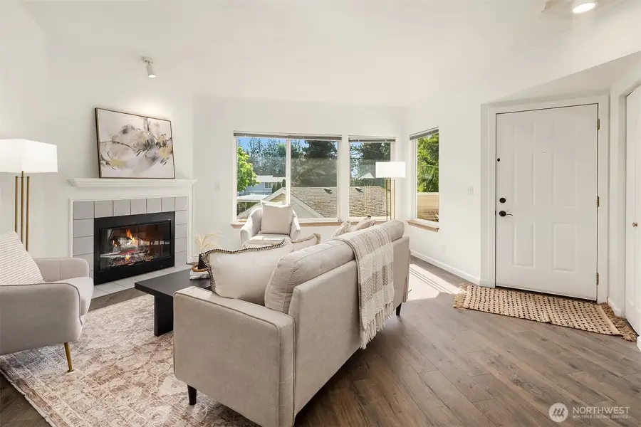 9210 Market Pl #D201, Lake Stevens, WA 98258 - #3