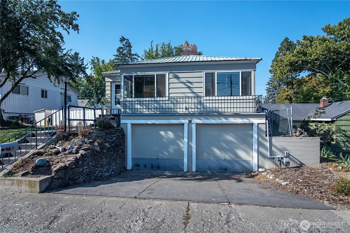 203 N Walnut Street, Ellensburg, WA 98926 - #1