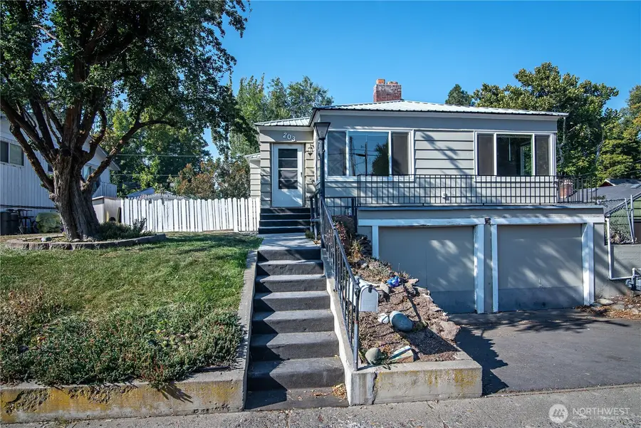 203 N Walnut Street, Ellensburg, WA 98926 - #2