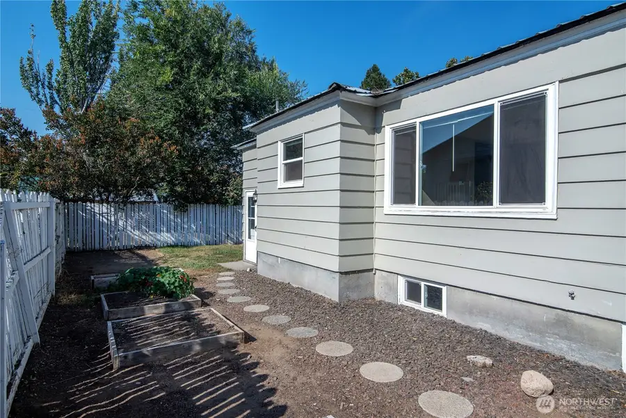 203 N Walnut Street, Ellensburg, WA 98926 - #3