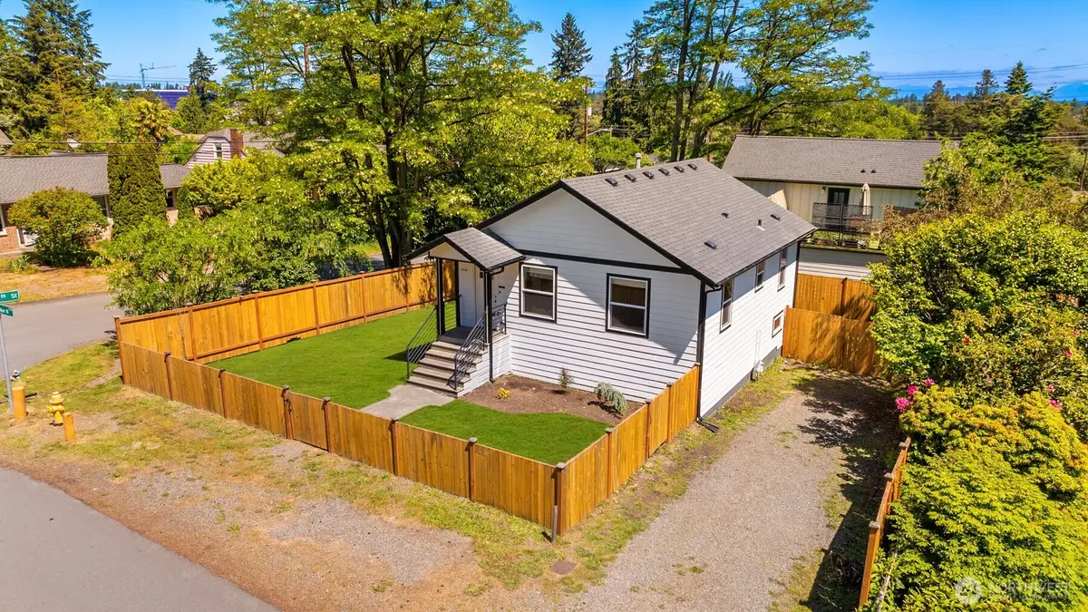 11558 Fremont Avenue N #A, Seattle, WA 98133 - #1
