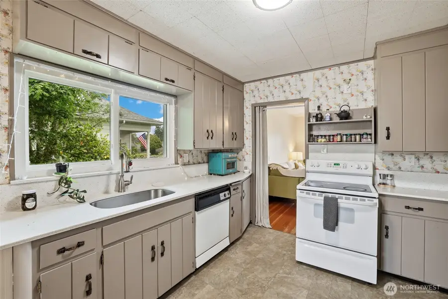 514 S 60th Street, Tacoma, WA 98408 - #2