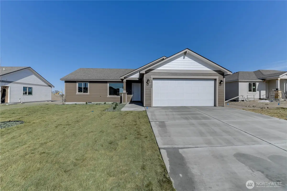 330 N Sandy Loop, Moses Lake, WA 98837 - #1
