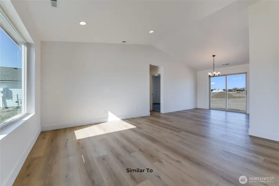 330 N Sandy Loop, Moses Lake, WA 98837 - #2