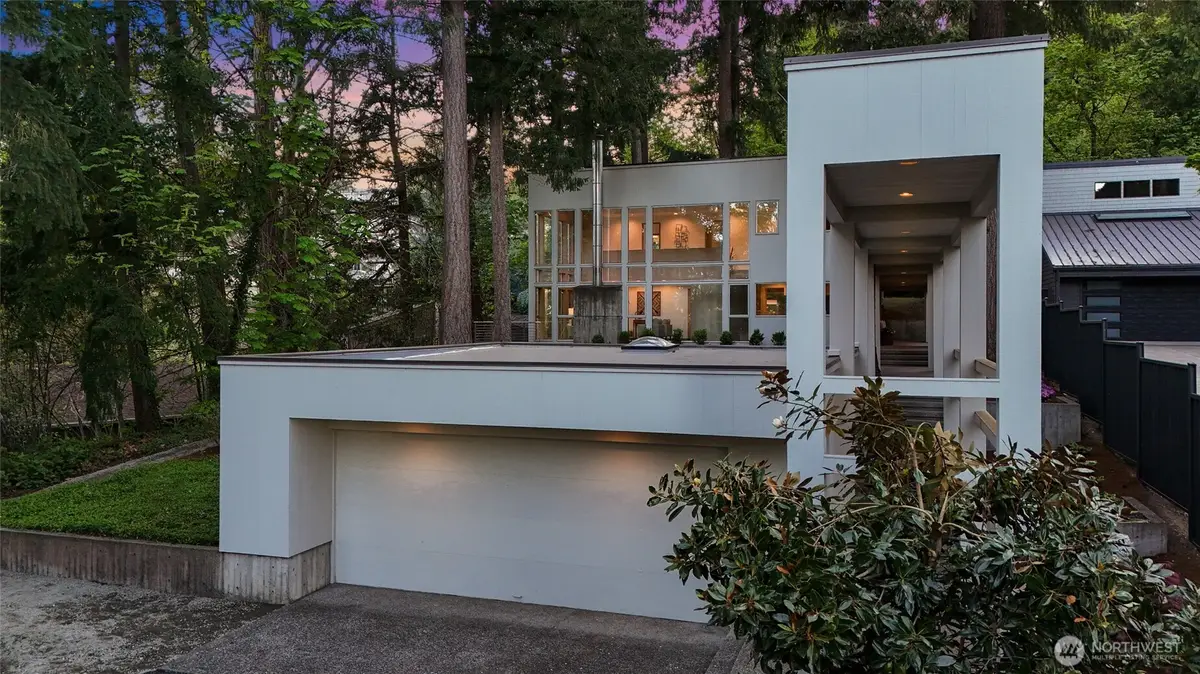 2261 W Lake Sammamish Parkway Se, Bellevue, WA 98008 - #1