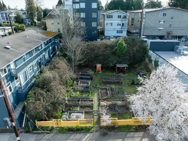 5520 University Way Ne #9-10, Seattle, WA 98105