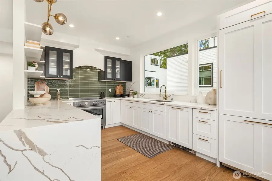 542 W Barrett Street, Seattle, WA 98109 - #3