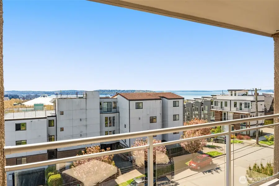 900 Warren Avenue N #302, Seattle, WA 98109 - #3