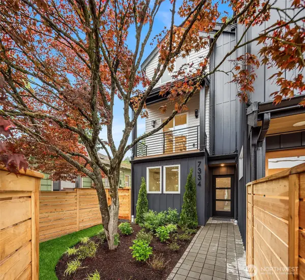 7334 25th Avenue Nw, Seattle, WA 98117