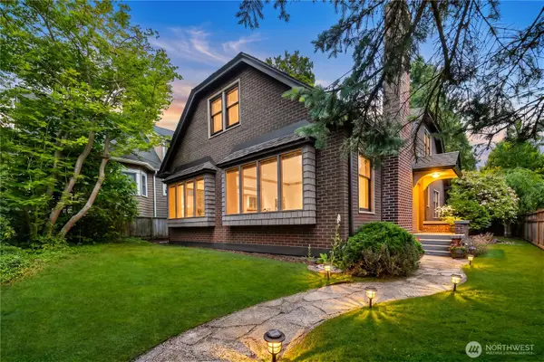 2654 Dravus Street, Seattle, WA 98199