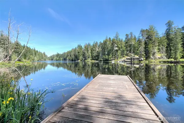 90 NE Lakeridge Drive, Belfair, WA 98528