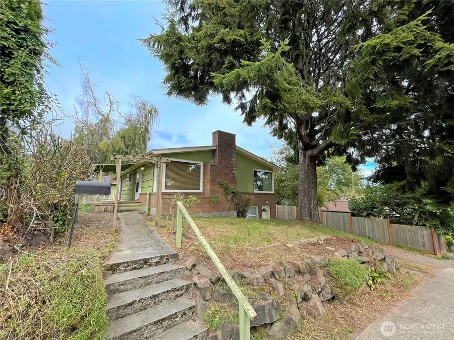 1706 NE 82nd St, Seattle, WA 98115 - #3