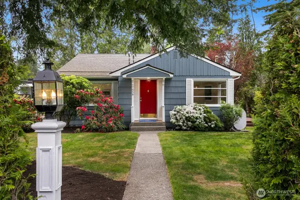 7658 NE 12th Street, Medina, WA 98039