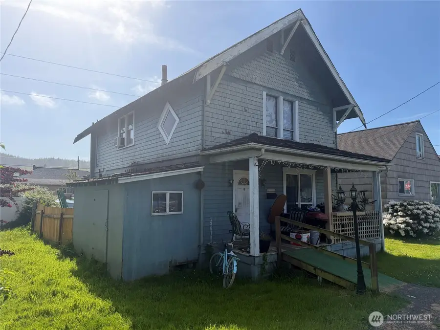 804 Monroe Street, Hoquiam, WA 98550 - #3