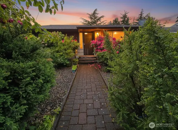9651 21st Avenue Sw, Seattle, WA 98106