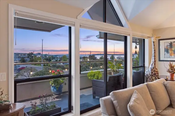 110 James Street #302, Edmonds, WA 98020