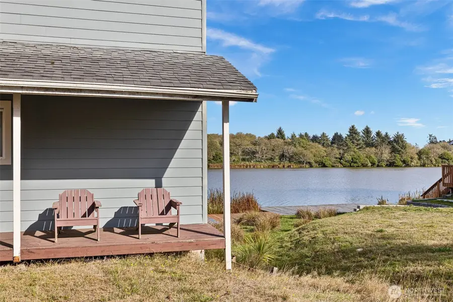580 Mount Olympus Avenue Se, Ocean Shores, WA 98569 - #3