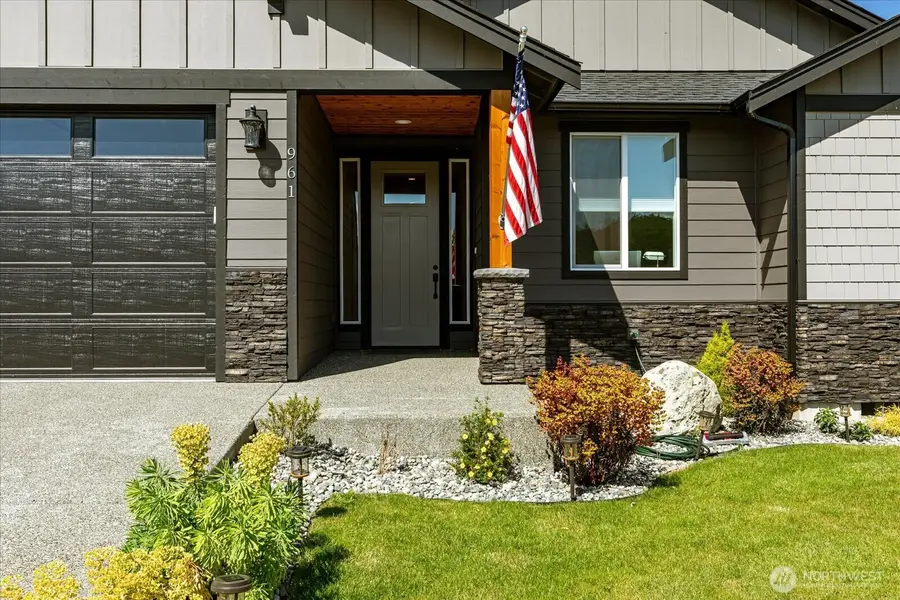 961 NW Shire Street, Oak Harbor, WA 98277 - #3
