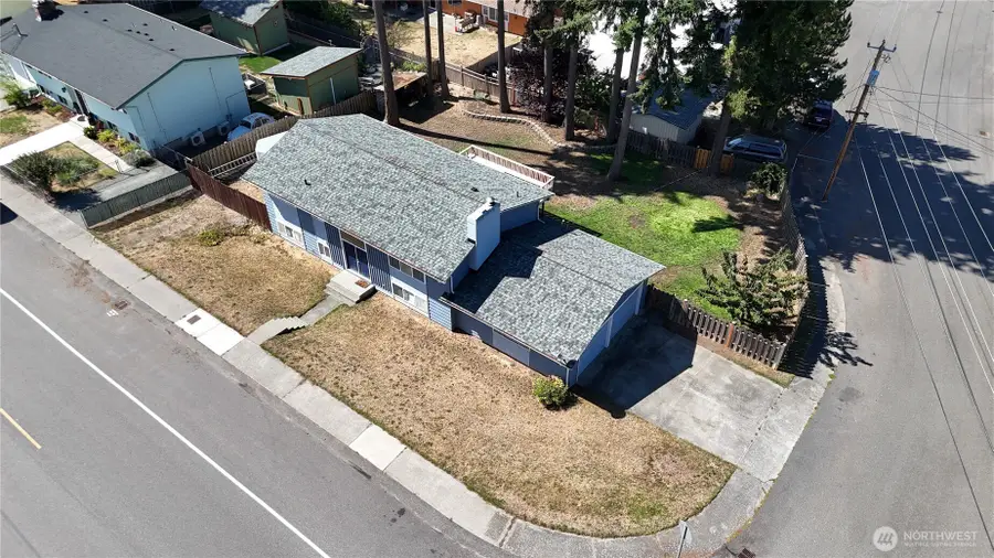 983 NE O'leary Street, Oak Harbor, WA 98277 - #2
