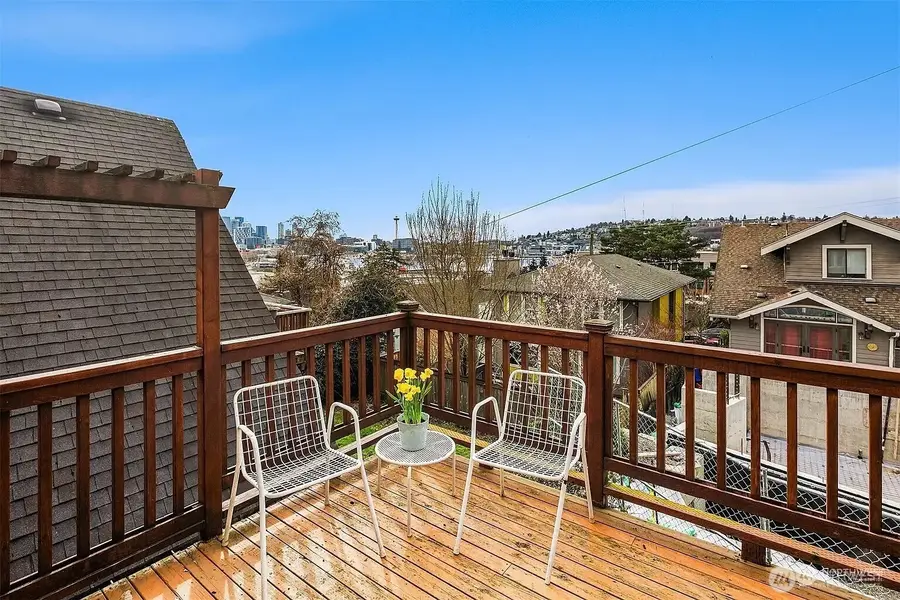 267 E Newton Street, Seattle, WA 98102 - #3