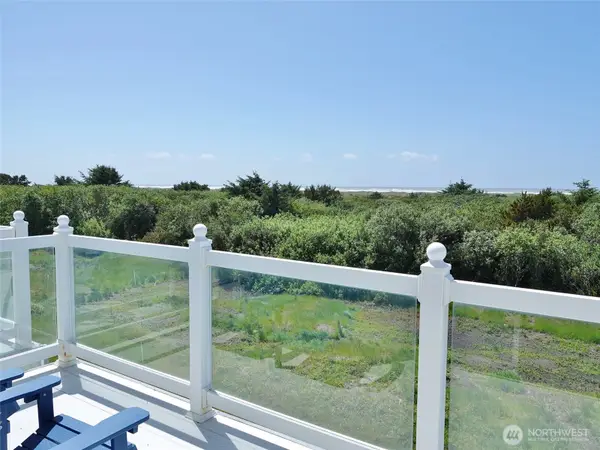 855 Ocean Shores Boulevard Nw #203, Ocean Shores, WA 98569