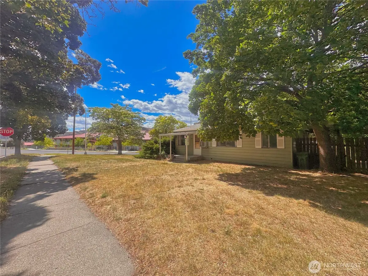 1000 Central Drive, Coulee Dam, WA 99116 - #1