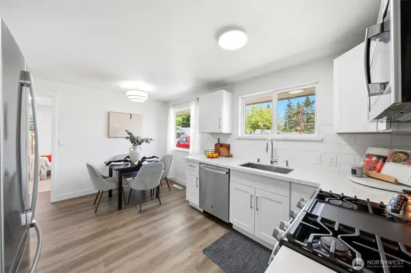 1615 N 196th Place, Edmonds, WA 98133