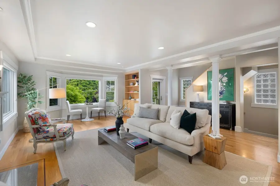 2711 4th Avenue W, Seattle, WA 98119 - #3