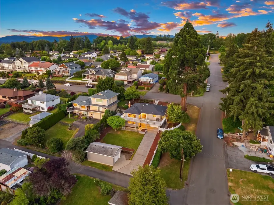 811 Grant Avenue S, Renton, WA 98057 - #2