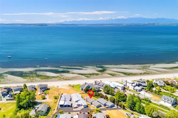 5782 Menlo Beach Lane, Freeland, WA 98249
