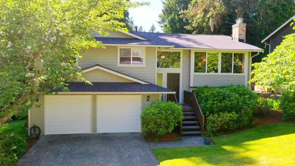19719 41st Avenue Ne, Lake Forest Park, WA 98155