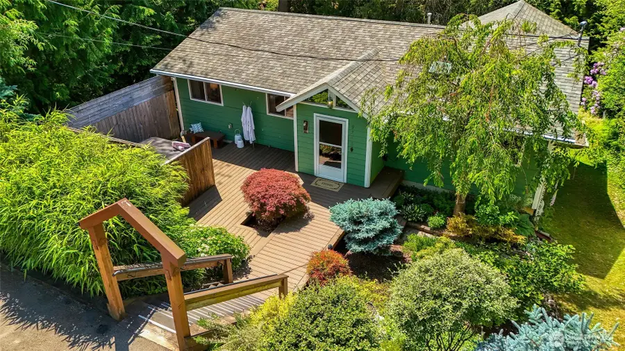 9543 46th Avenue Ne, Seattle, WA 98115 - #2