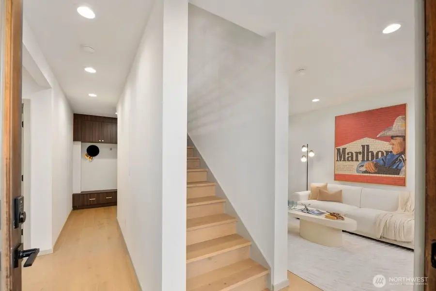 5921 32nd Avenue Sw, Seattle, WA 98126 - #2