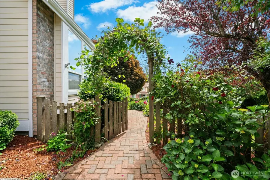 1808 Field Place Ne, Renton, WA 98059 - #3
