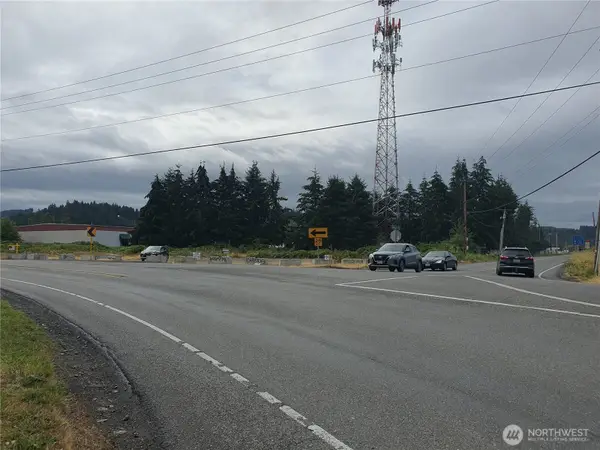 19210 Pioneer Way E, Orting, WA 98360