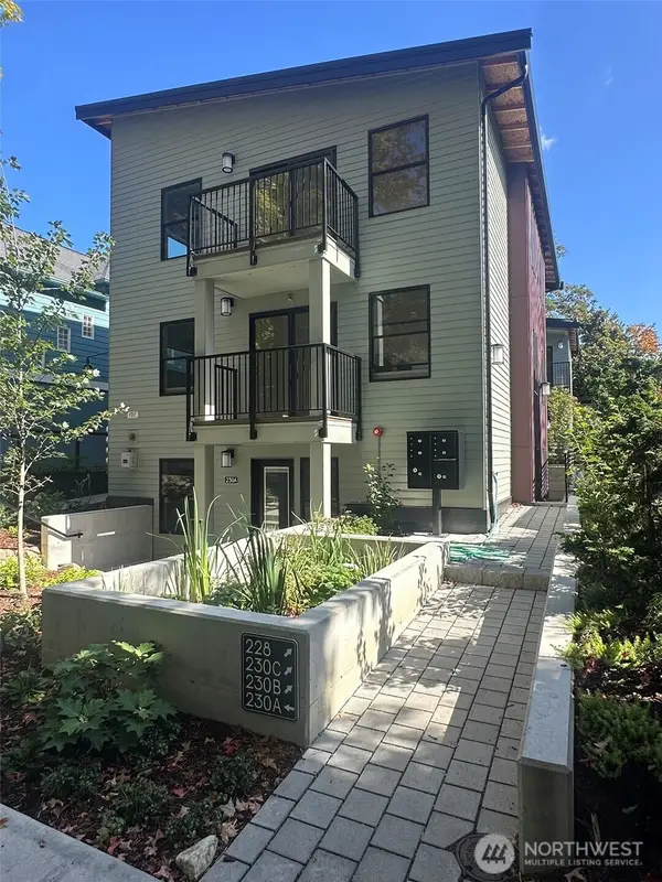 228 21st Avenue E, Seattle, WA 98112