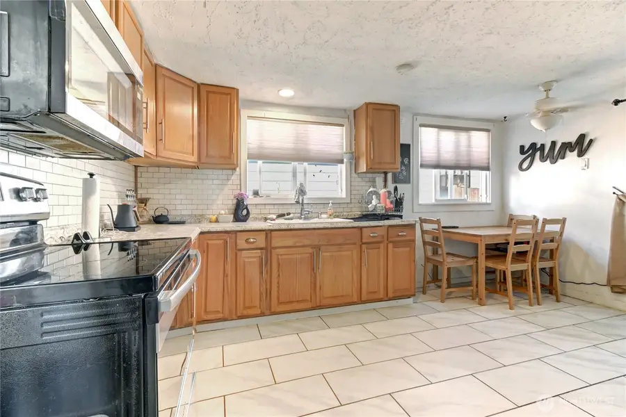 2327 Harrison Avenue, Everett, WA 98201 - #3