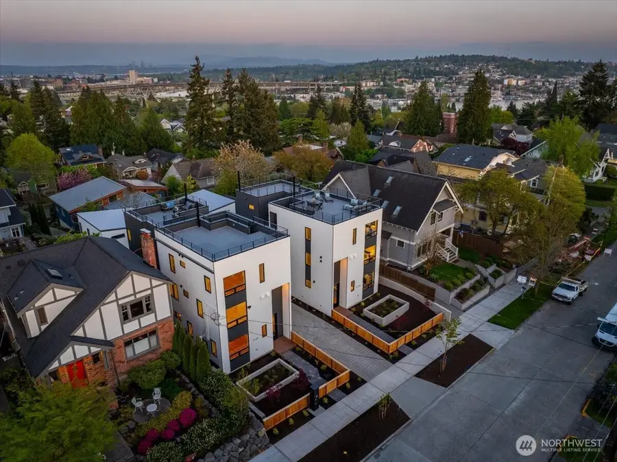 4122 Burke Avenue N, Seattle, WA 98103 - #2