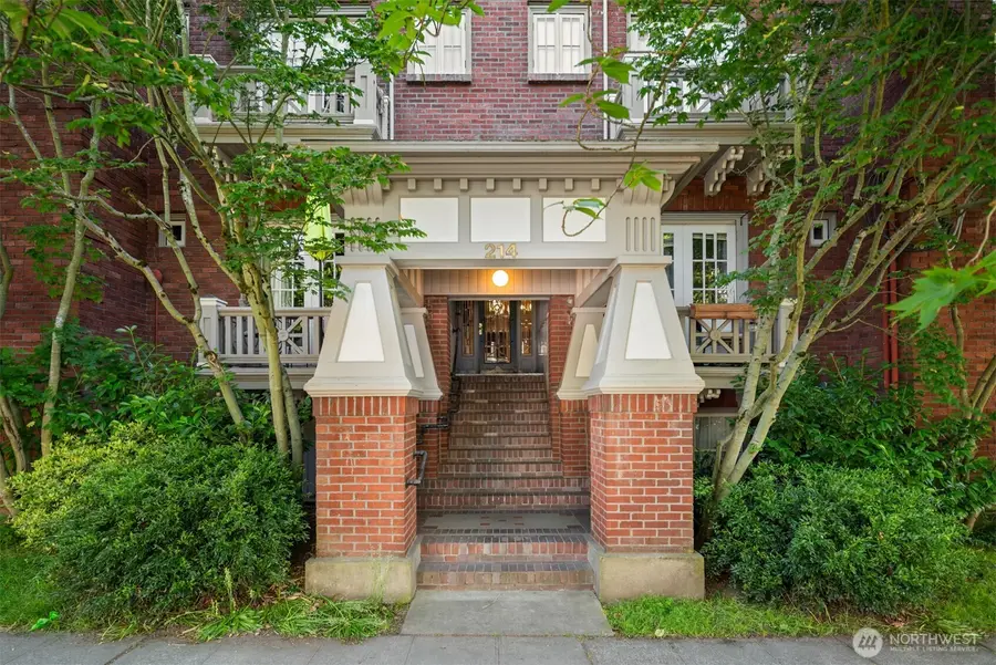 214 13th Avenue E, Seattle, WA 98102 - #2