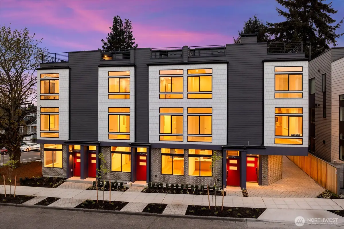 7013 9th Avenue Ne, Seattle, WA 98115 - #1