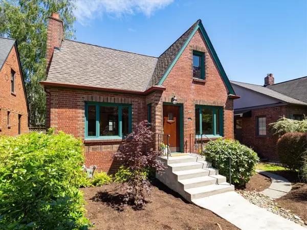 7754 Jones Avenue Nw, Seattle, WA 98117