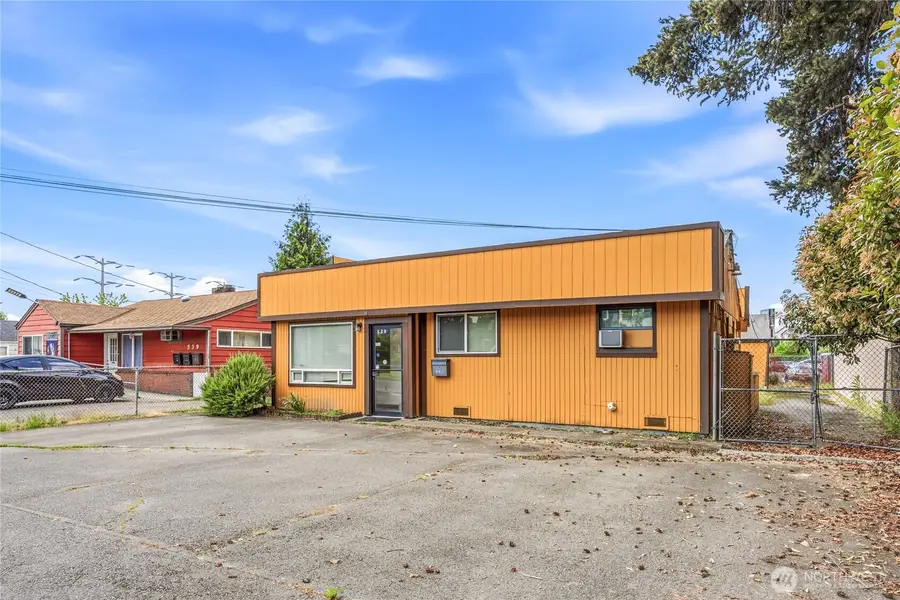 529 Shattuck Avenue S, Renton, WA 98057 - #3