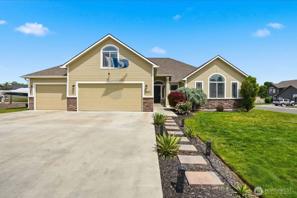 7601 W Washington Avenue, Yakima, WA 98903 - #1
