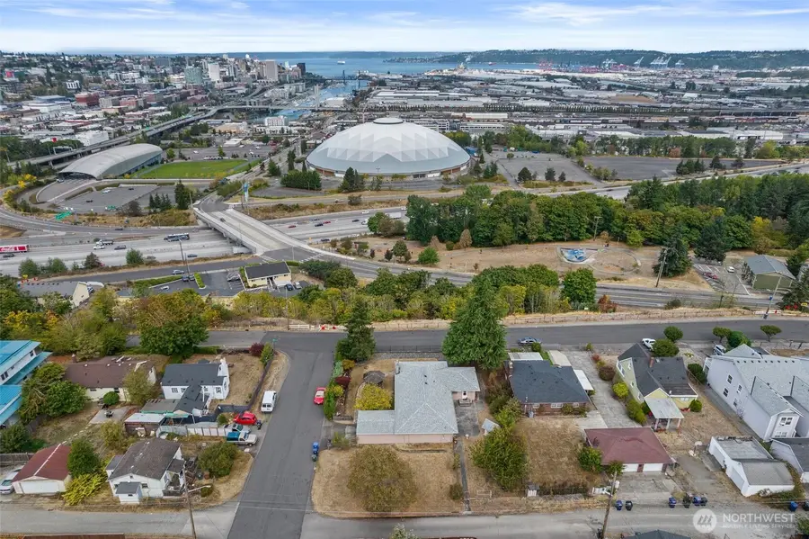 502 E 32nd Street, Tacoma, WA 98404 - #2