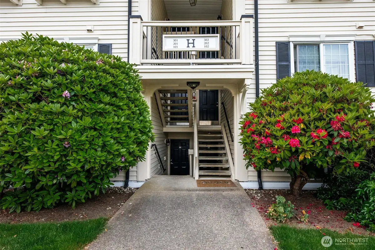 12404 E Gibson Road #H301, Everett, WA 98204 - #1