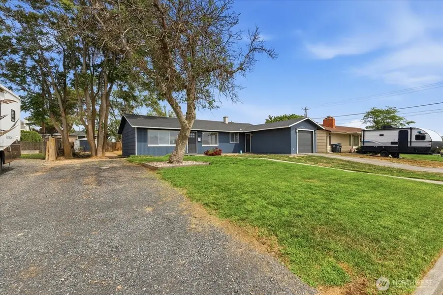 262 N Earl Road, Moses Lake, WA 98837 - #2