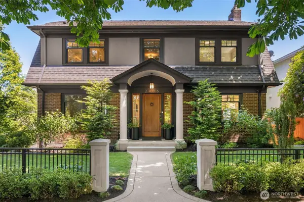 2406 Bigelow Avenue N, Seattle, WA 98109