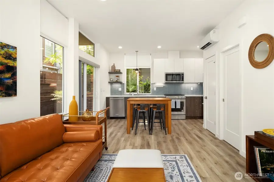 2404 Dexter Avenue N, Seattle, WA 98109 - #3