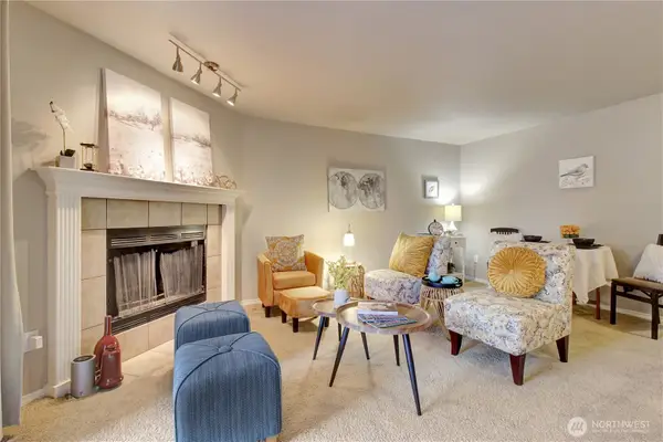 1126 N 198th Street #B-302, Edmonds, WA 98133