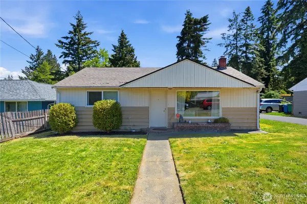 18824 Midvale Avenue N, Shoreline, WA 98133